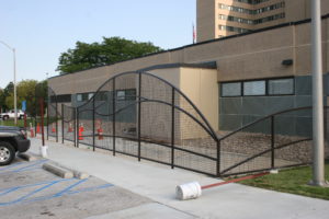 custom arched woven wire mesh fence for commercial building