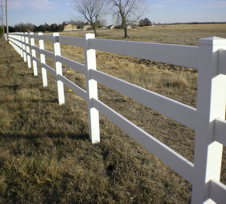 American Fence Company of Kearney, Nebraska – Fence company serving  Kearney, Nebraska and nearby communities.